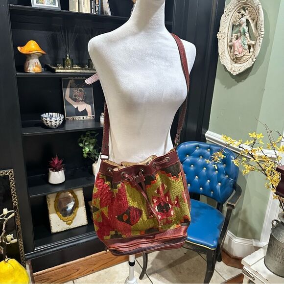 Vintage Turkish Made Wool Carpet Kilim Draw String Shoulder bag - Picture 2 of 10